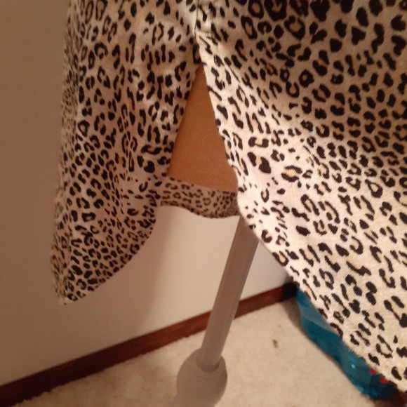 Chico's Cheetah Leopard Boho Print Button down Shirt Blouse - Size 1 - Picture 5 of 7